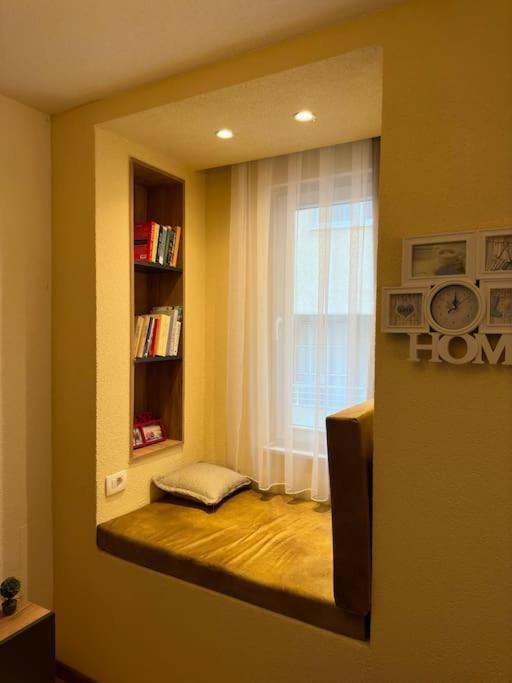Ora-Prn,Peaceful Central Apartment Pristina Buitenkant foto
