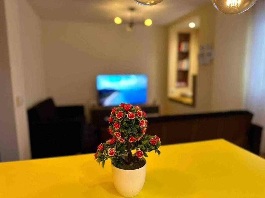 Ora-Prn,Peaceful Central Apartment Pristina Buitenkant foto