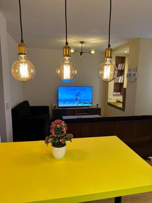 Ora-Prn,Peaceful Central Apartment Pristina Buitenkant foto