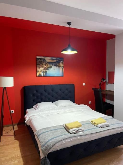 Ora-Prn,Peaceful Central Apartment Pristina Buitenkant foto